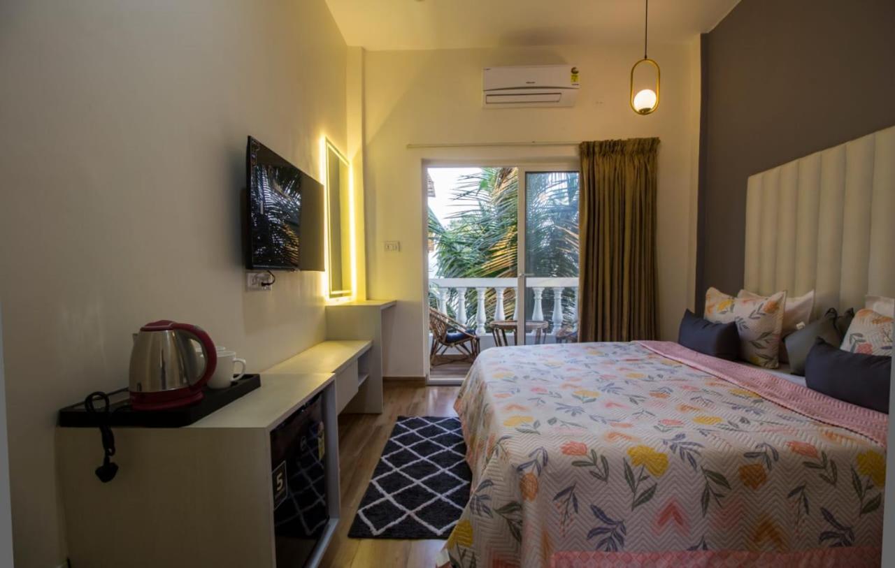 The Me Ra Kee House Hotel Morjim Exterior foto
